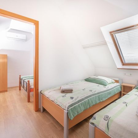 Apartments Suster Stari Trg ob Kolpi Exterior photo