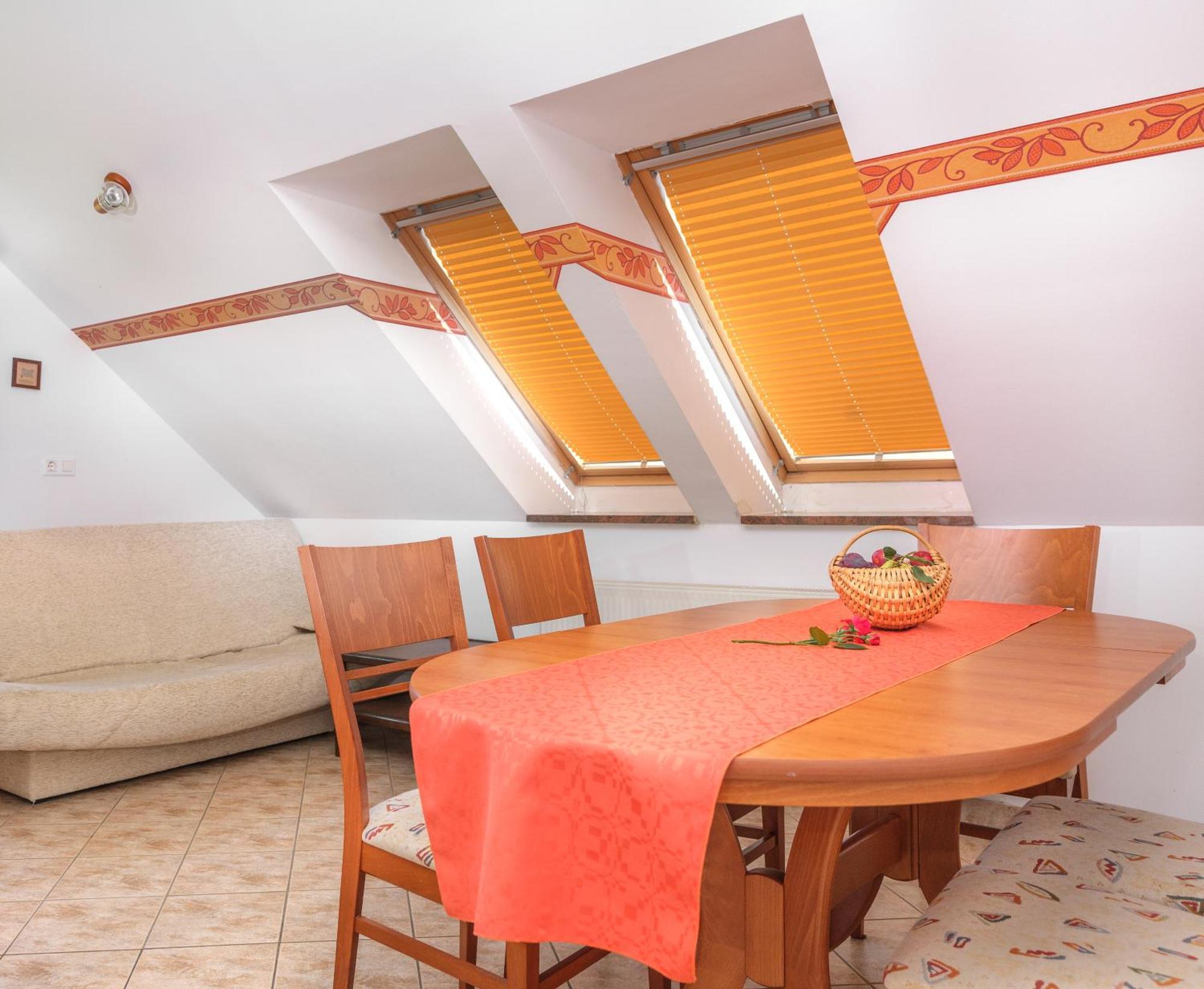 Apartments Suster Stari Trg ob Kolpi Exterior photo