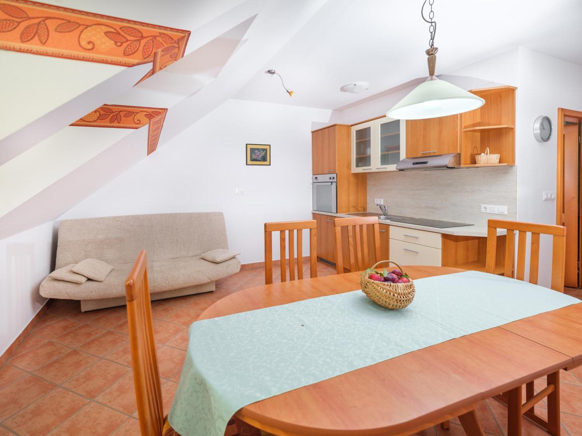 Apartments Suster Stari Trg ob Kolpi Exterior photo