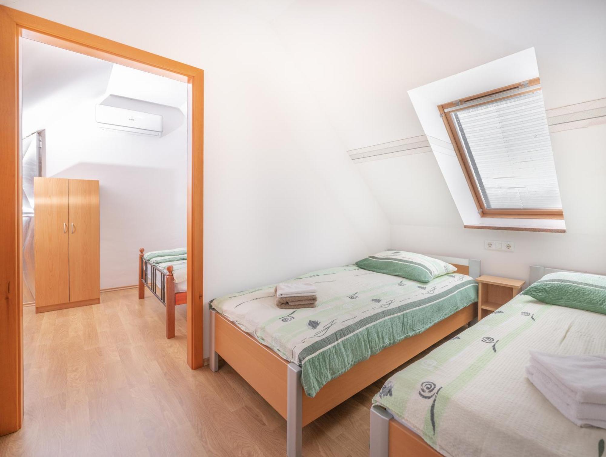Apartments Suster Stari Trg ob Kolpi Exterior photo